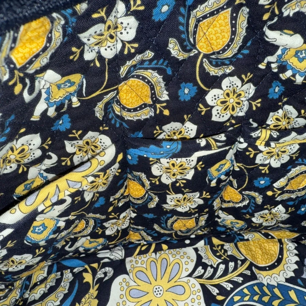 Vera Bradley on the go Ellie - Picture 5 of 6